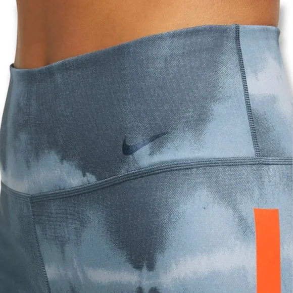 NWT Nike Women's One Luxe Dri-FIT 7" Mid-Rise Printed Training Shorts - Picture 4 of 4